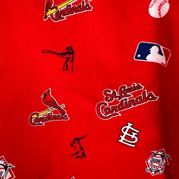 MLB St. Louis Cardinals Baseball Red Scrubs Top | Size Small - Picture 5 of 11